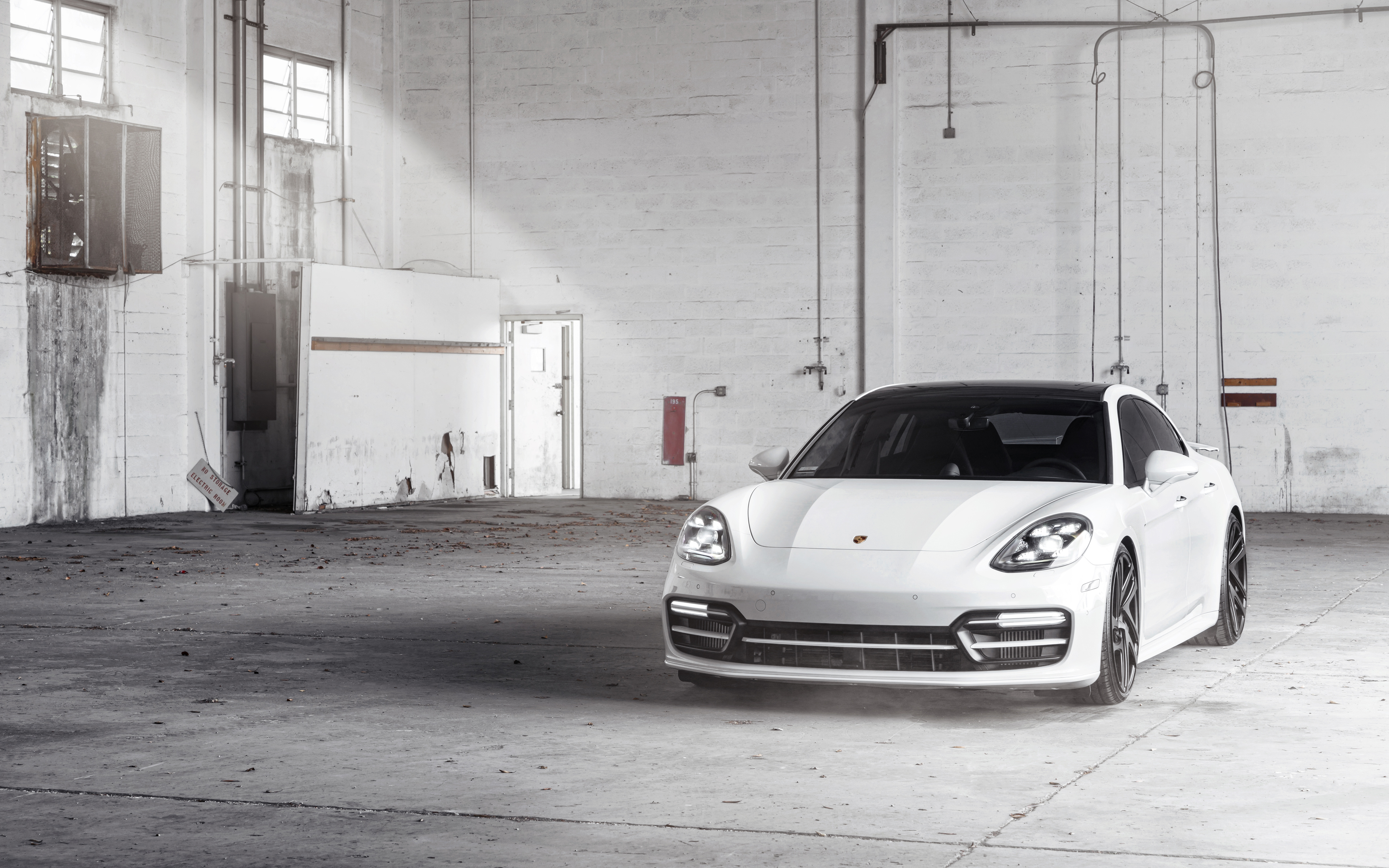 Porsche Panamera Turbo Rotiform 4K7837812148